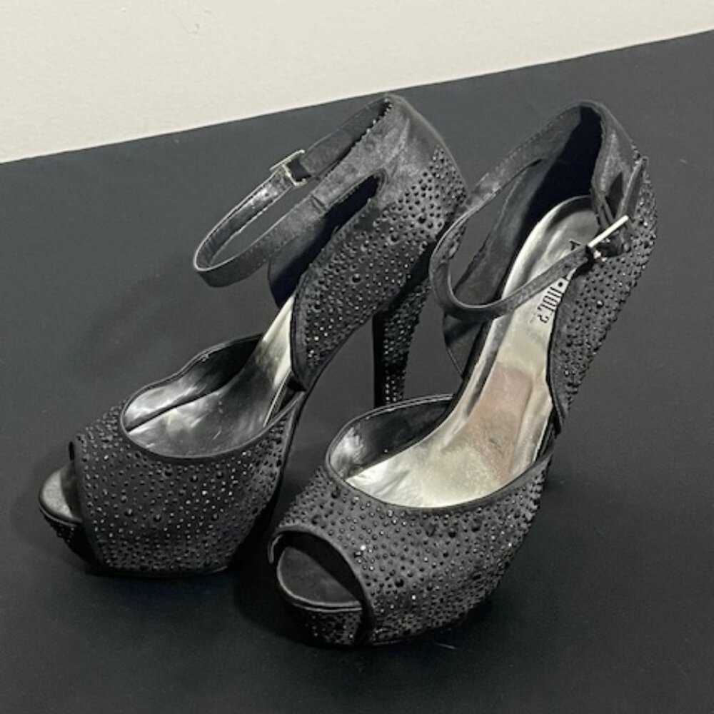 Y-Not Black Platform Heels Size 7M